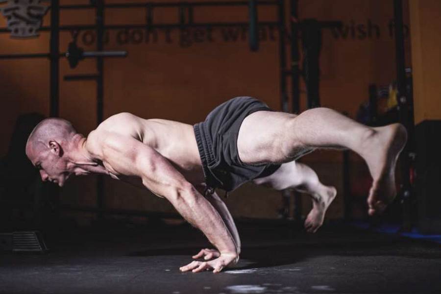 Chris Eikelmeier Straddle Planche Calisthenics