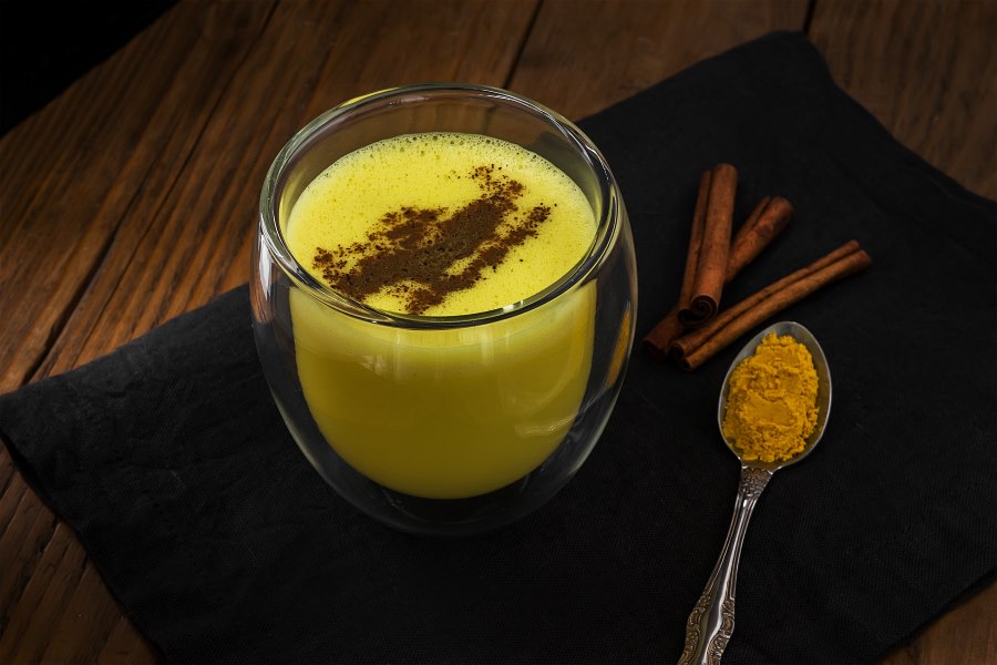 Kurkuma Latte Goldene Milch einfaches Rezept